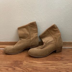 High heeled uggs NWOT